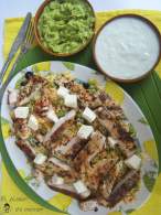   POLLO GRIEGO, COUS COUS VEGETAL Y TZATZIKI