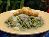   ALCAUCILES CON GUISANTES, HABITAS TIERNAS Y BUÑUELOS DE BACALAO