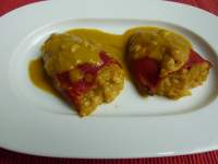   PIMIENTOS DEL PIQUILLO RELLENOS DE BACALAO Y MARISCO EN SU SALSA (TRADICIONAL)