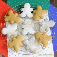   GINGER BREAD MEN COOKIES (GALLETAS HOMBRES DE JENGIBRE)