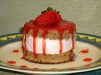   Bizcocho de nocilla con mousse de fresas