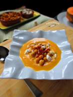 GARBANZOS FRITOS CON CREMA DE CALABAZA PICANTE