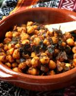   Garbanzos salteados con algas y especias
