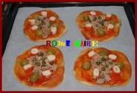   Mini pizzas 