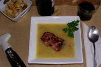   Sopa de pollo y patata con beicon 
