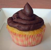   Cupcakes de vainilla con frosting de chocolate