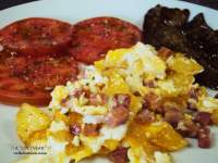 HUEVOS REVUELTOS CON PATATAS Y JAMÒN  