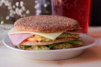 
Sandwich Club Integral con Aguacate  