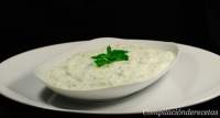   Tzatziki (Salsa griega de yogur y pepino)