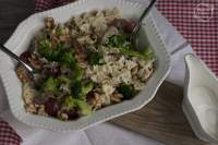 ENSALADA DE PASTA, BRÒCOLI Y UVAS  