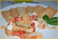 Ensalada tricolor con vinagreta de gazpacho de queso