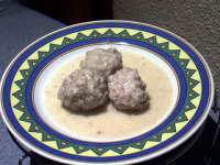   Albóndigas con crema de queso ( GM )