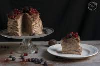 TARTA DE CREPES, CREMA DE QUESO Y CACAO CON FRUTOS ROJOS  