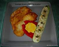   ESCALOPES DE POLLO Y BARQUITA DE PEPINO