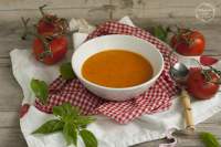 SOPA CREMOSA DE TOMATES ASADOS Y ALBAHACA  