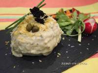    Bombas frías de puré de patata rellenas de atún con salsa tártara listas en pocos minutos 