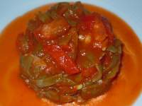   JUDÌAS VERDES EN SALSA DE TOMATE Y PIMIENTOS 