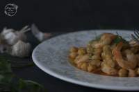 SALTEADO DE GARBANZOS CON LANGOSTINOS  