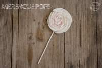 PIRULETAS DE MERENGUE (MERENGUE POPS)  