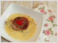   Solomillo de ternera en salsa poulette con corazón de frambuesa