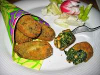   Croquetas de espinacas con jamón y piñones 