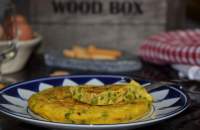   TORTILLA DE GUISANTES, AJETES  Y CEBOLLA CARAMELIZADA AL P. XIMÈNEZ