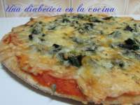   Pizza de harina integral y espinacas con las distintas raciones para diabéticos