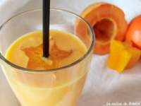   Smoothie tropical de papaya, carambola y mandarina