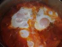   JUDÌAS VERDES CON TOMATE Y HUEVOS ESCALFADOS