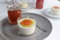 
Panna Cotta con Aceite de Oliva Virgen Extra y Mermelada de Naranjas de Sevilla
         