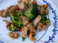   POLLO CON BROCOLI