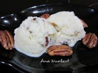   HELADO DE MIEL Y NUECES PECANAS 