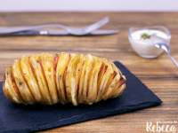   Patatas Hasselback con cheddar y bacon