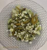 ENSALADA DE PEPINO CON VINAGRETA DE ANCHOAS Y PISTACHOS