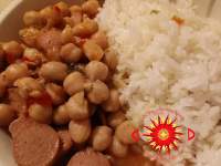   garbanzos con salchicha ahumada