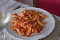   Penne al burro e pomodoro