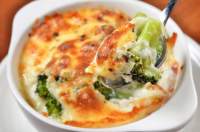 Brocoli gratinado con bechamel y queso parmesano  