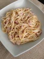 Espagueti a la carbonara sin huevo - Receta fácil paso a paso