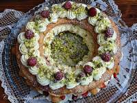   ROSCA DE HOJALDRE CON NATA FRUTOS ROJOS Y PISTACHOS 