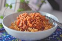   Fusilli de lentejas con boloñesa de pollo light