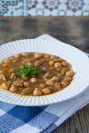 
Callos con garbanzos  