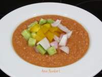   GAZPACHO CON PIMIENTO AMARILLO Y CHUPITO GIN GAZPACHO 