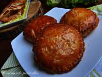   EMPANADILLAS DE HOJALDRE CON BONITO AL HORNO