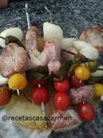   Brochetas de solomillo ibérico con verduras