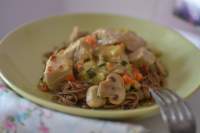   Fideos soba con dados de lomo y verduritas