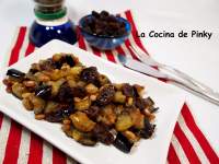   BERENJENAS AGRIDULCES CON PASAS Y PIÑONES 