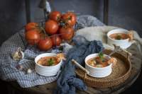 CREMA FRÌA DE TOMATE CON LANGOSTINOS Y JAMÒN SERRANO  