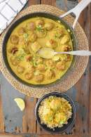 Albóndigas en salsa de curry con arroz integral  _ Chez Silvia
