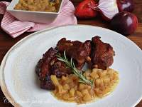   COSTILLA DE CERDO AL HORNO EN SALSA DE MANZANA 