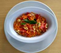   Ensalada con Quinoa, Aceitunas, Pasas y Tomates cherry